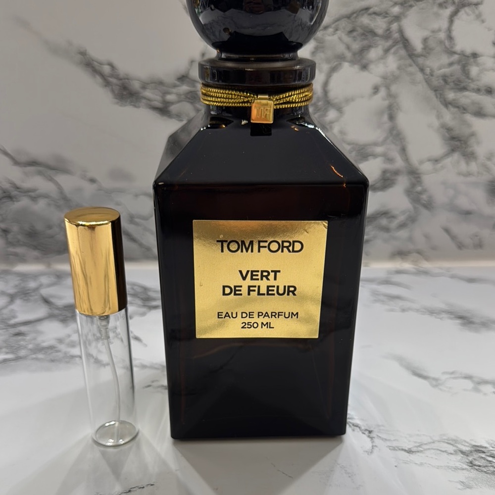 NWOB Tom Ford 10ml travel atomizer: Vert De Fleur
No box
100% authentic